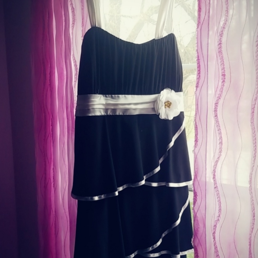 Black & White Tiered Bridesmaid Dress